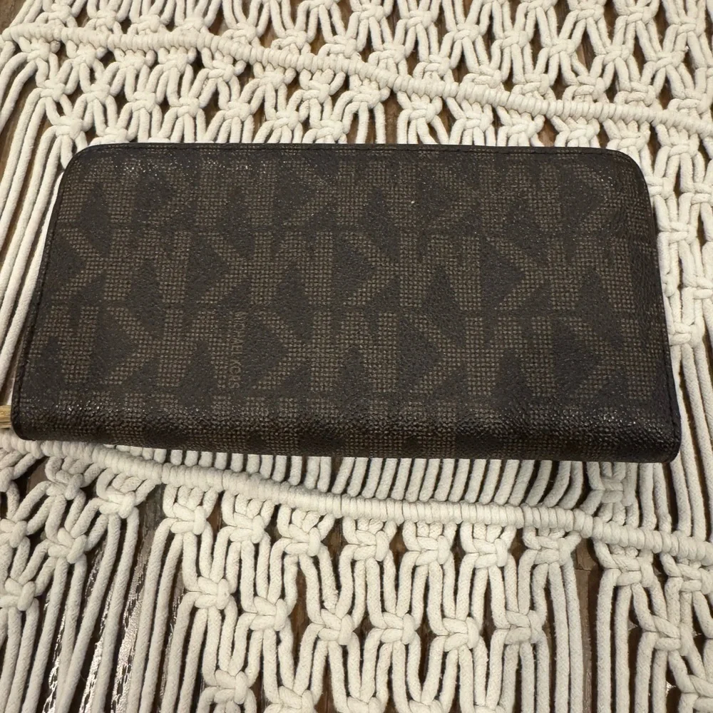 Michael Kors MK Signature Zip Around Lock Full Size Wallet Brown